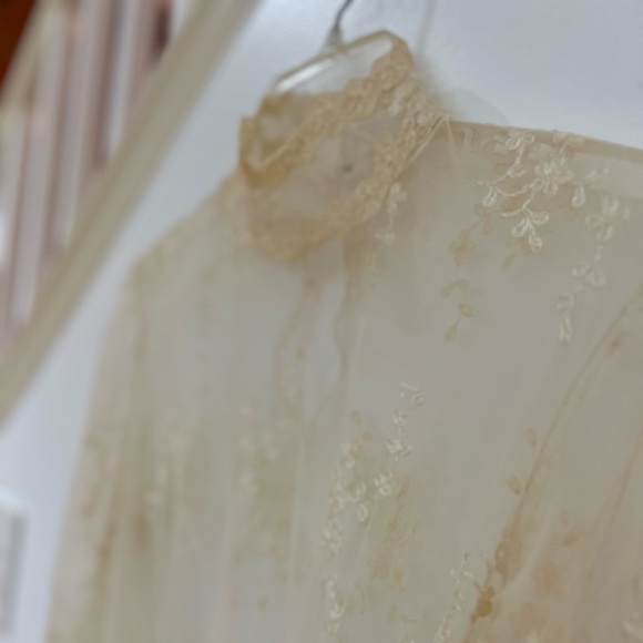 Dresses & Skirts - Vintage Lace Dress.